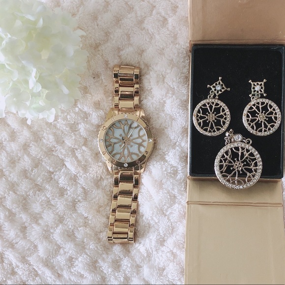 Avon Signature Double Drop Gold Earrings - Picture 3 of 6